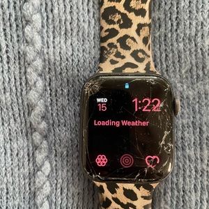 Apple Watch Series 4 - screen is cracked, but it is fully functional! GPS + Cell